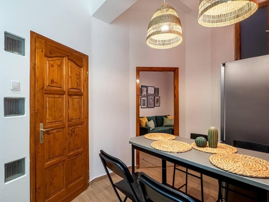 Mexicopo Apartment With Garage Budapest Eksteriør billede