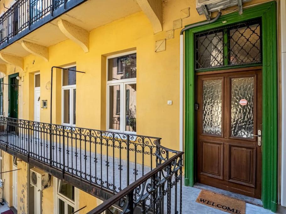 Mexicopo Apartment With Garage Budapest Eksteriør billede